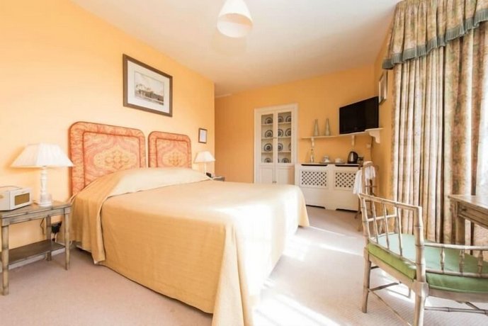 Cavens Country House, Dinner Inclusive!