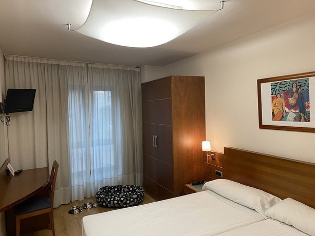 Duerming Longoria Plaza Hotel