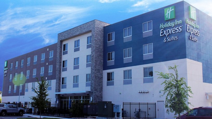 Holiday Inn Express & Suites Jacksonville W - I295 And I10