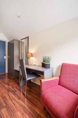 Enter Viking Hotel