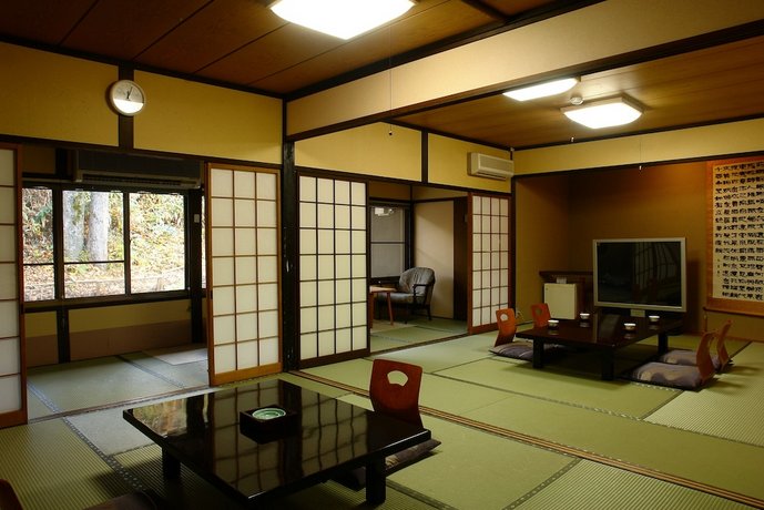 Hidatakayama Futarishizuka Hakuun