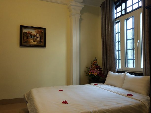 Jade Hotel
