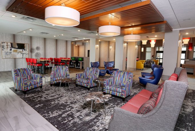 Holiday Inn & Suites Sioux Falls - Airport, An IHG Hotel