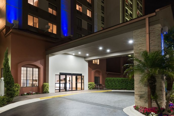 Holiday Inn Express & Suites Nearest Universal Orlando