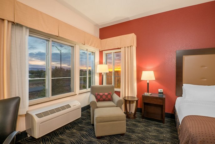 Holiday Inn & Suites Grand Junction-Airport