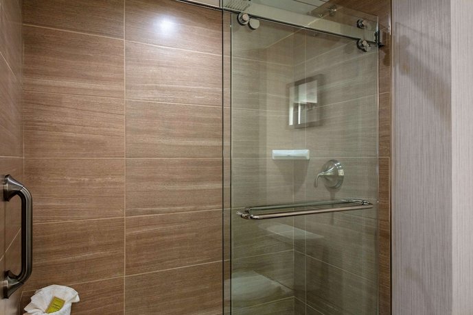 DoubleTree by Hilton Burlington Vermont