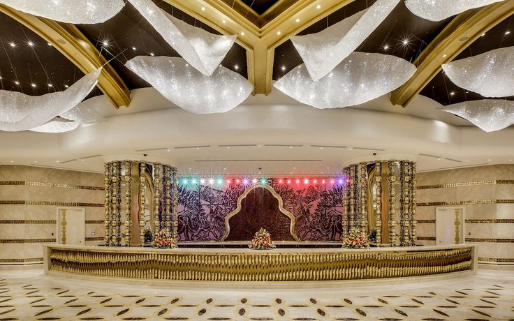 Nagaworld Hotel & Entertainment Complex