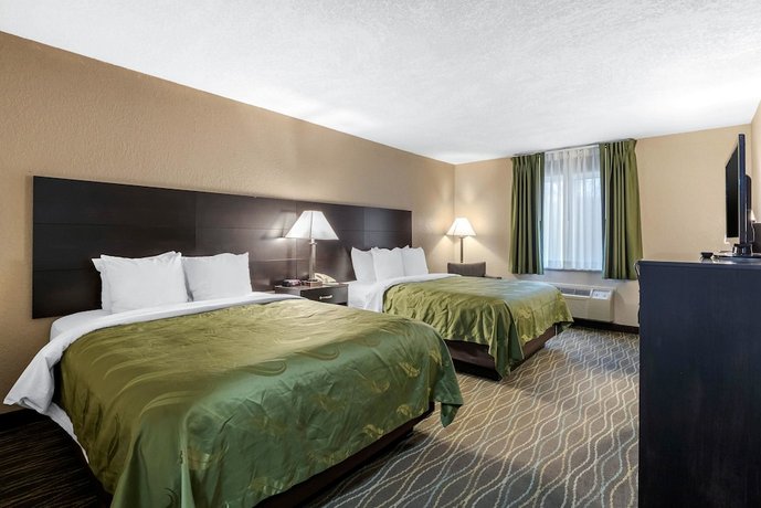 Quality Inn and Suites Des Moines - Merle Hay Road