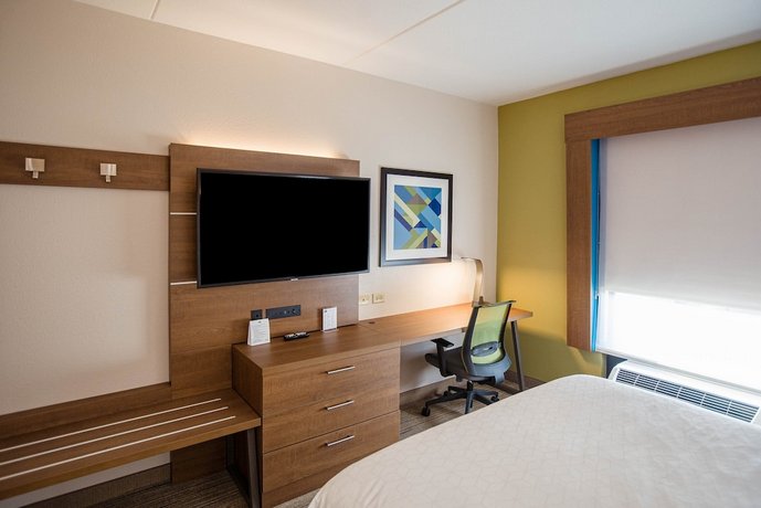 Holiday Inn Express & Suites Knoxville-Farragut