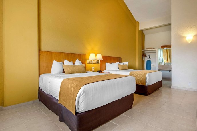 Comfort Inn Puerto Vallarta Golfside & Marina