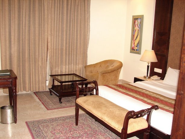 V Sarovar Portico MI Road Jaipur
