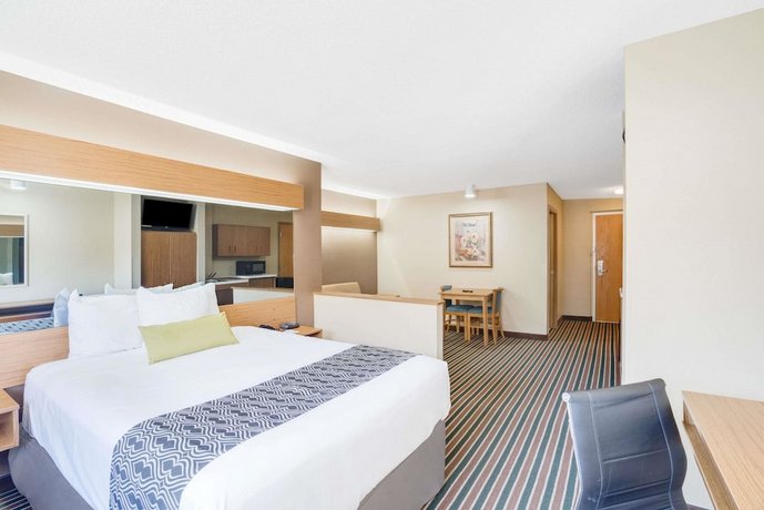 Microtel Inn & Suites by Wyndham Pigeon Forge