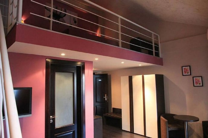Abc Hotel