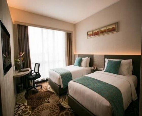 V8 Hotel