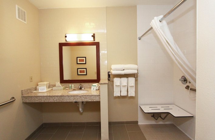 Comfort Suites Lincoln North