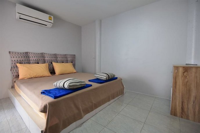 Easy Rooms and Minimart