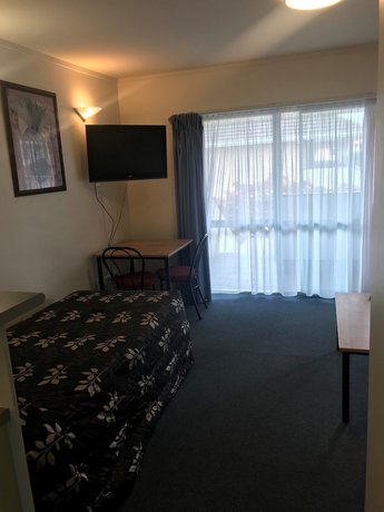 Fenton Court Motel