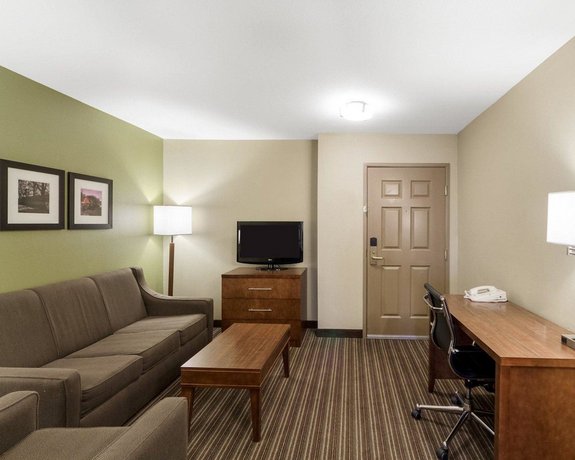 Comfort Inn and Suites Fayetteville-University Area