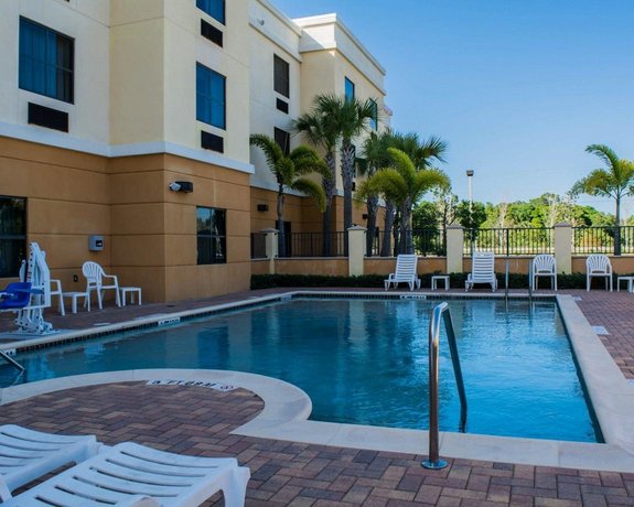 Comfort Suites Vero Beach I-95