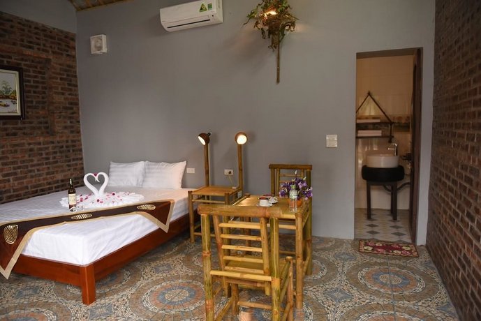 Tam Coc Lakeside Homestay