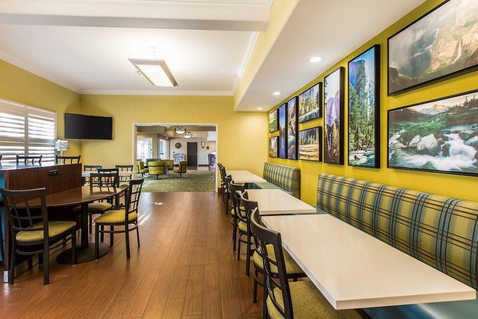 Comfort Suites Fresno River Park