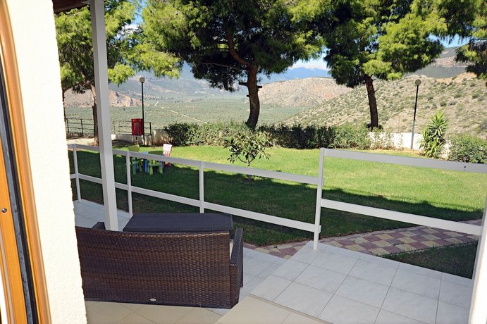 Chrissa Camping Rooms & Bungalows