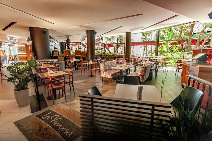 Paseo La Galería Hotel & Suites