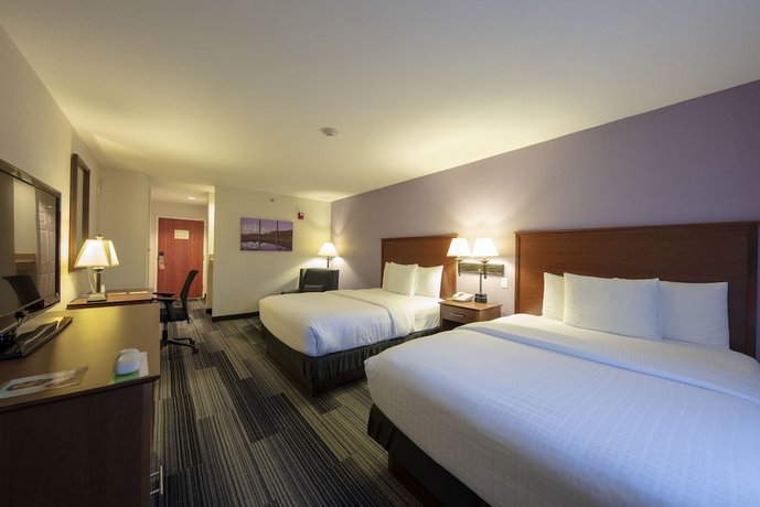 La Quinta Inn & Suites by Wyndham Springfield Airport Plaza