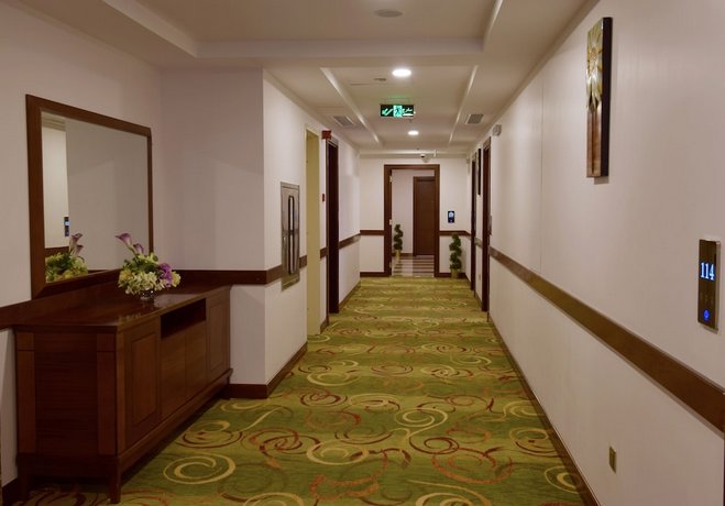 Zaha Al Munawara Hotel