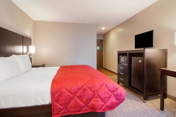 Greenstay Inn & Suites Court View