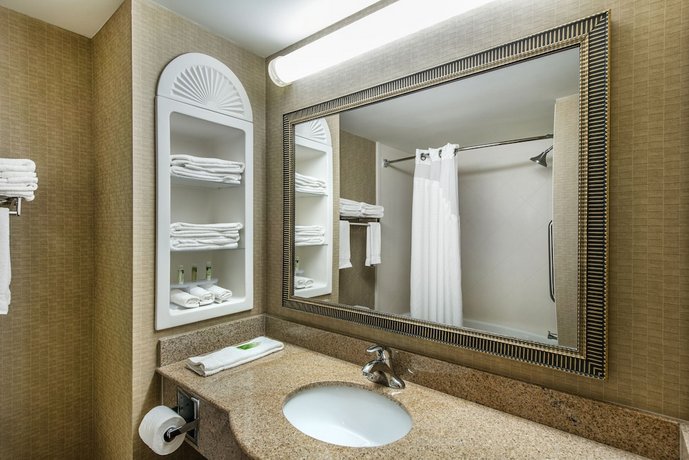 Holiday Inn Express & Suites Tilton