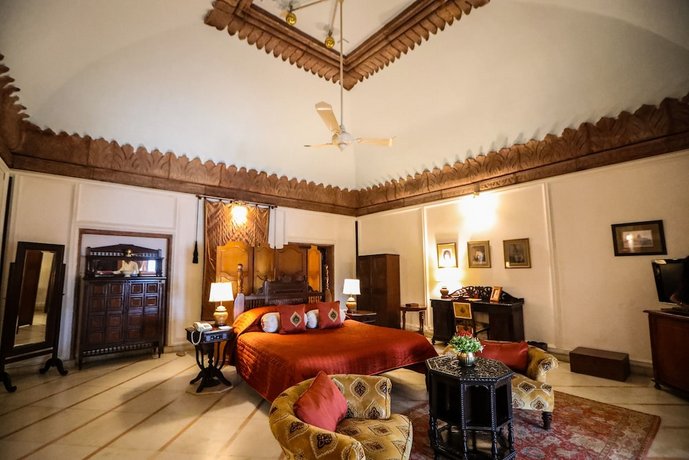 Welcomheritage Bal Samand Lake Palace