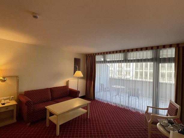 מלון מרקיור שאטו ברלין צילום של הוטלס קומביינד - למטייל (3)