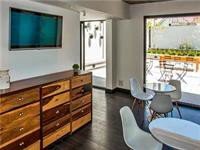 Nuit Hotel