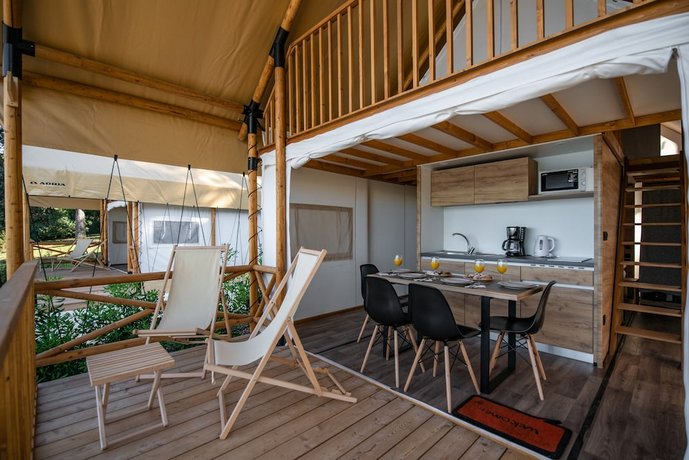 Arena Stoja Camping Homes
