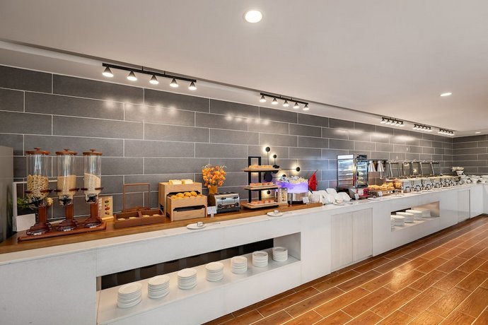 Holiday Inn Express Shenyang North Station