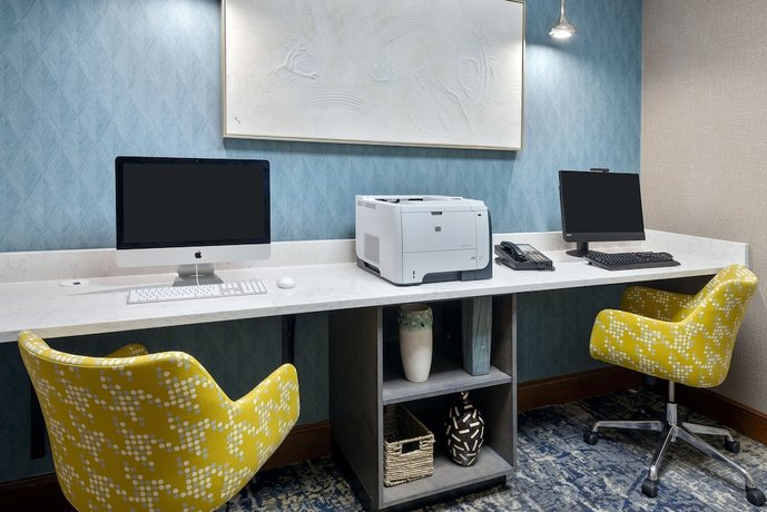 Hampton Inn & Suites Kansas City-Country Club Plaza