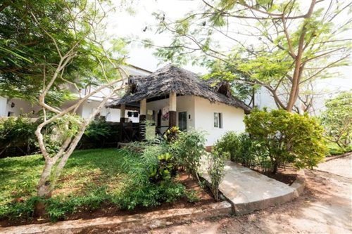 Kibanda Lodge and Beach Club