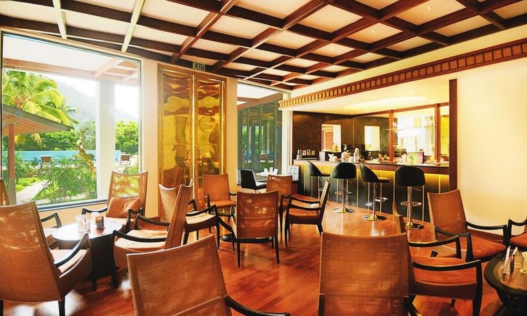 Earl's Regent Hotel