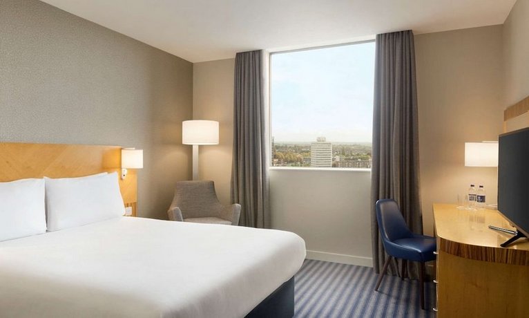 Ramada Hotel & Suites by Wyndham Coventry