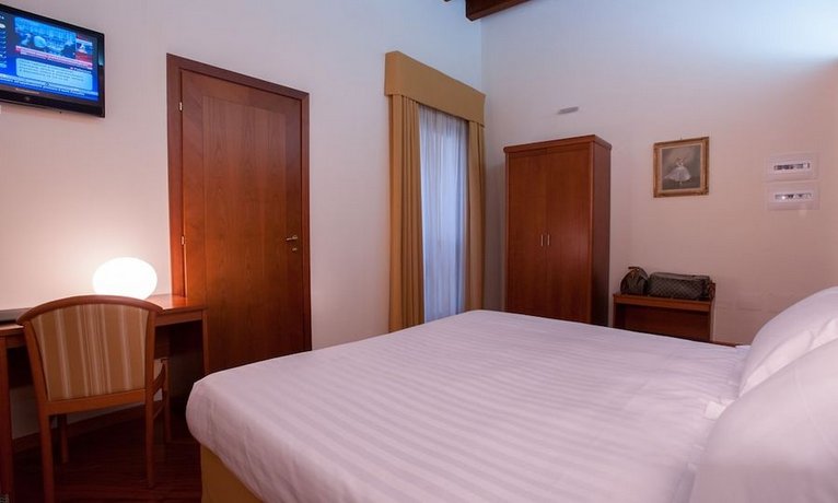 Hotel Flora