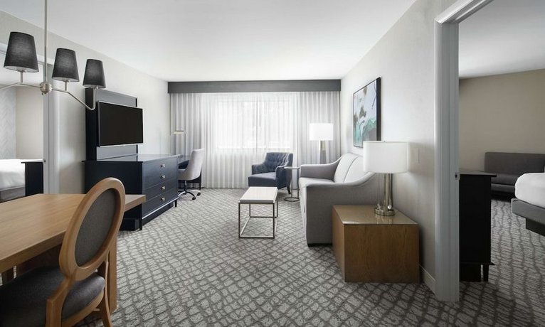 DoubleTree Suites by Hilton Hotel Charlotte-Southpark
