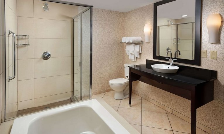 DoubleTree by Hilton Hotel Chattanooga Downtown