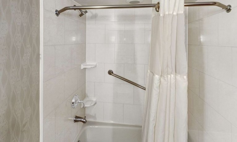 DoubleTree by Hilton Hotel Wichita Airport