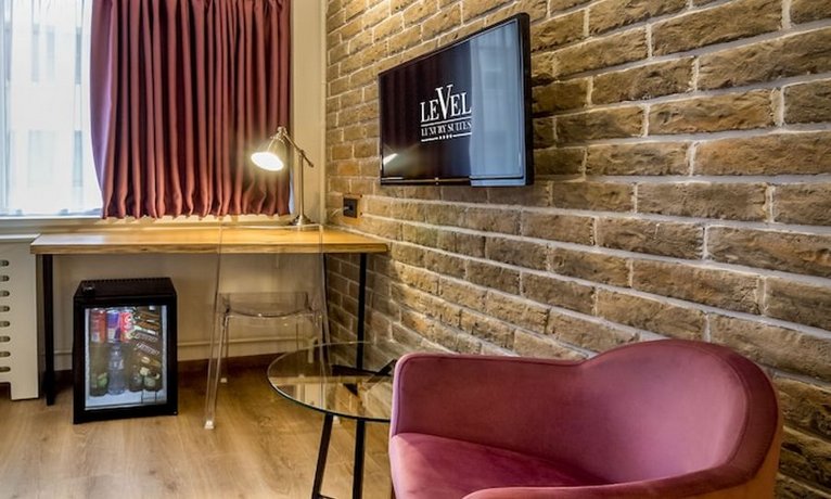 Level Luxury Suites