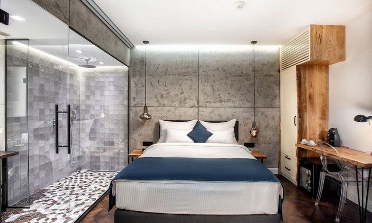 One Luxury Suites