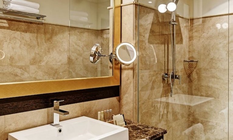 Grandezza Hotel Luxury Palace