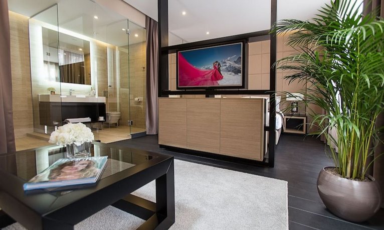 DOMINIC LUXURY SUITES - Republic Square