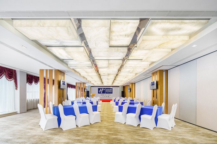 Holiday Inn Express Dalian City Center
