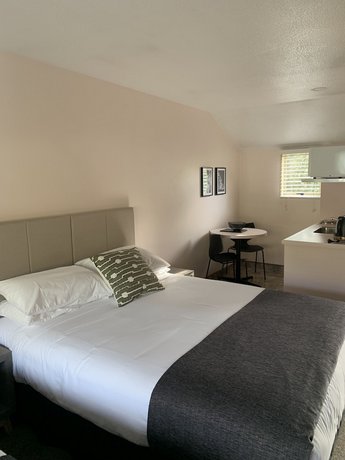 Apex Motor Lodge